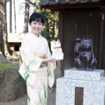 新曲「楓」がヒット中の田川寿美が豪徳寺へお礼参り。浅草ヨーロー堂で初めての生配信キャンペーンも