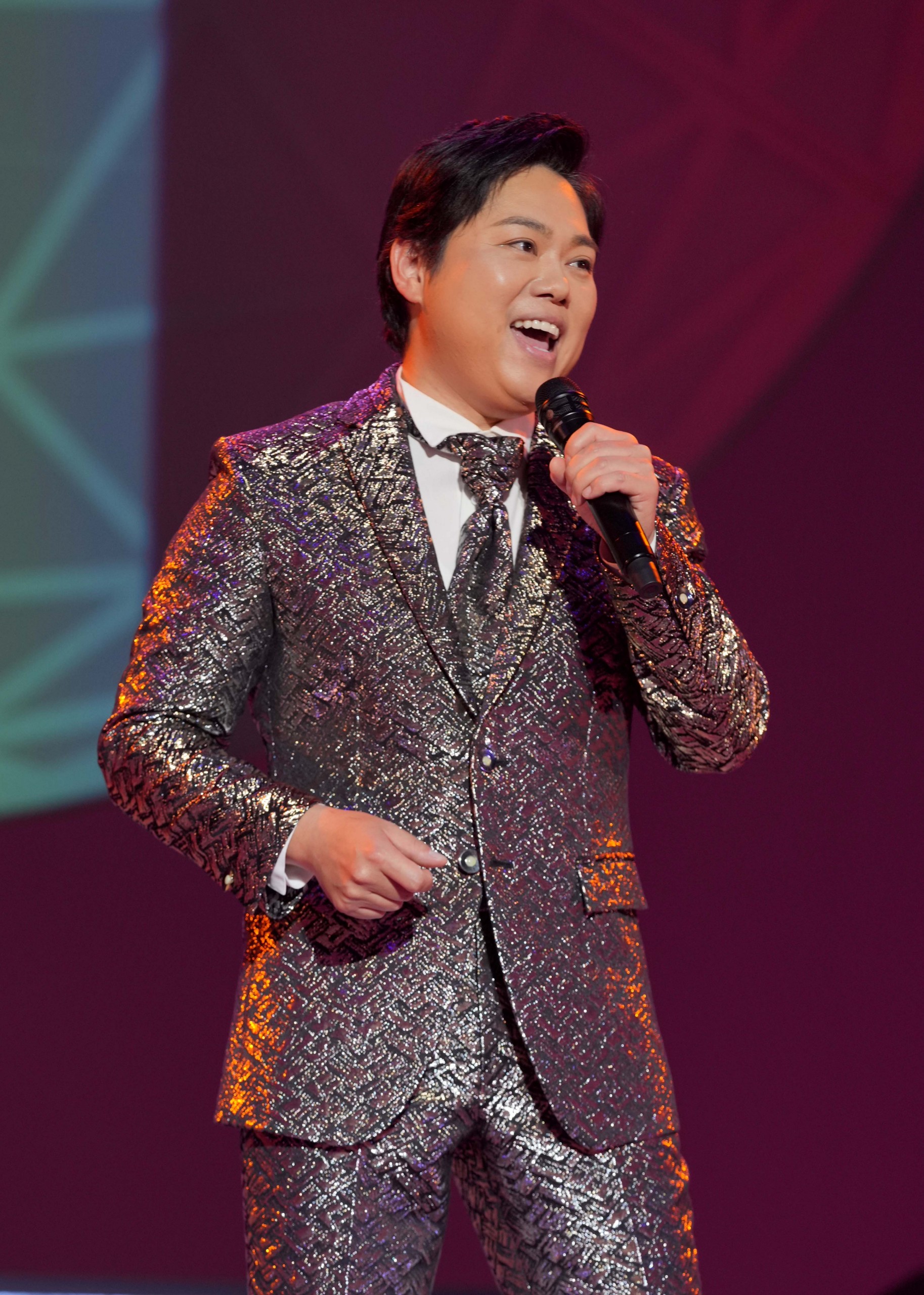 三山ひろし デビュー記念日に歌の宝石箱を届ける オトカゼ 音楽の風