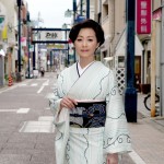 長山洋子が新曲「下町銀座」のヒットを祈願。関東有数の商店街“戸越銀座”で「恋心って大切」と笑顔