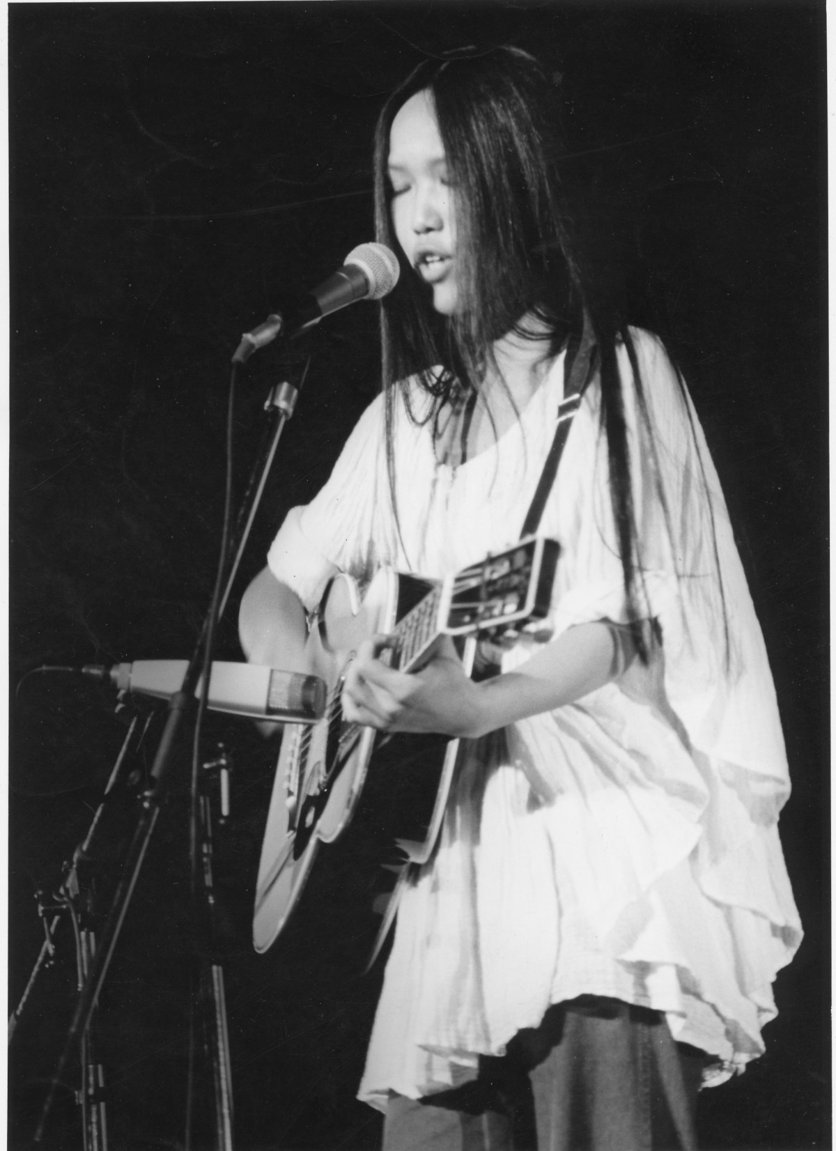 五輪真弓が50周年アニバーサリーサイトを開設。「恋人よ」など、シングル全45作品の配信も解禁！ - オトカゼ 〜音楽の風〜