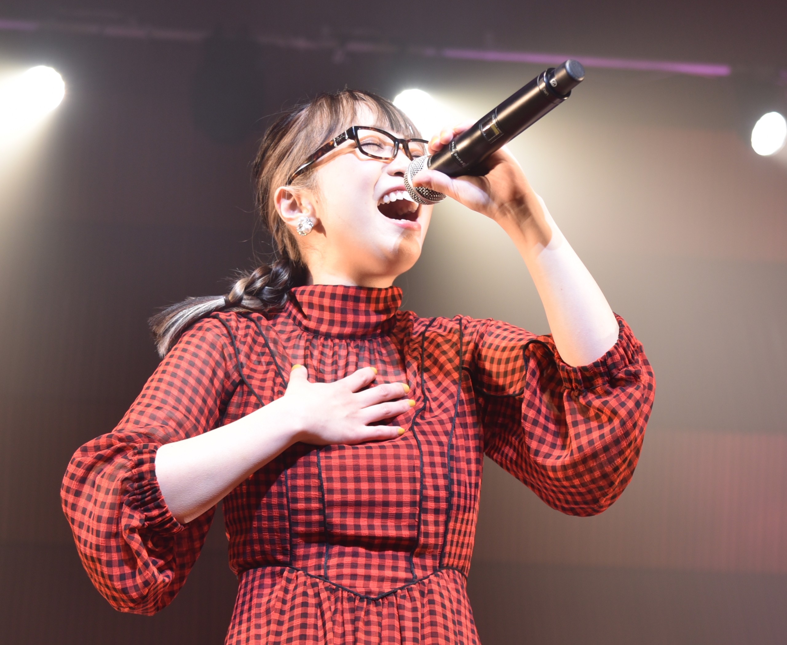 朝倉さやが感無量。故郷・山形で全国ツアーを締めくくる。満員の観客に