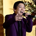 桧山あきらが新曲「今日かぎり」の発売を記念しランチショーを開催。熱心なファンが新曲発売を祝福