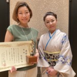 岩本公水が新曲「浮草の舟」カラオケコンテストを開催。全国から400人が応募。和田晴可さんが優勝