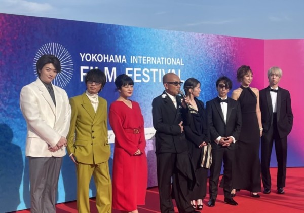 横浜国際映画祭のレッドカーペットに登壇したソンジェ