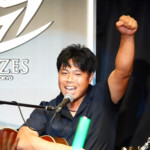 木川尚紀がゆあさみちるのライブにゲスト出演。最新曲「下手くそな生き方だけど」などを披露。特技のギターで松山千春のデビュー曲「旅立ち」もカバー