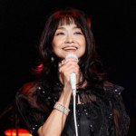 石川ひとみが45周年記念コンサートで“笑顔の花”を！ 生きる力をくれた大切な歌。「私はこれからもずっと歌っていきますからね！」