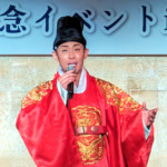 岡本京太郎が韓国・釜山市で新曲「釜山の風に吹かれて」発売記念イベントを開催。亡き祖母への思いを込めて新曲を熱唱し感無量