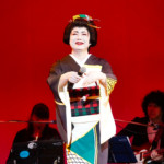デビュー40周年の北岡ひろしが新春特別公演を開催。妖艶なステージで観客を沸かせ、新曲「御宿・曳き舟」ではヒットを誓う