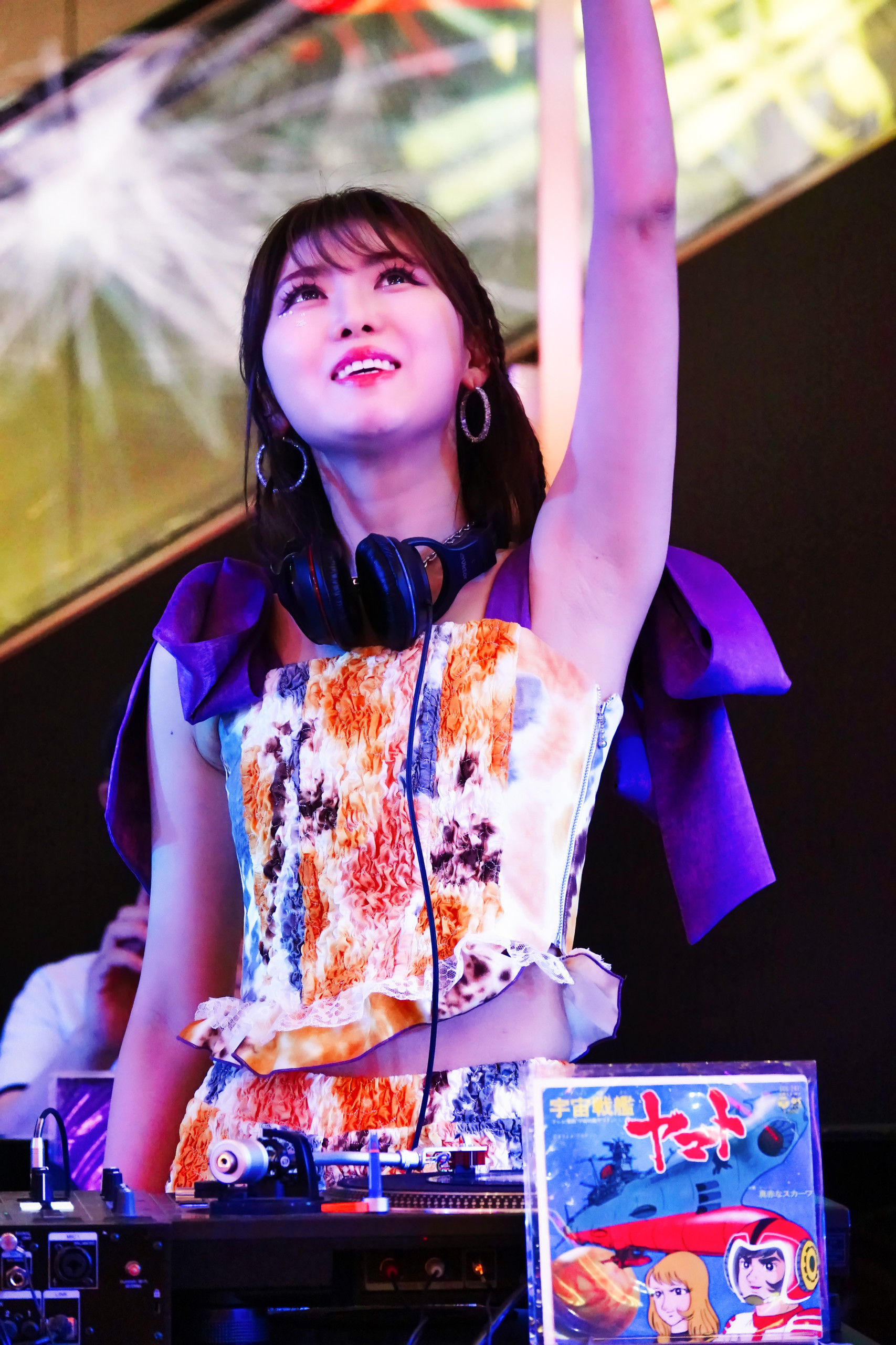 おかゆが“DJ OKAYU”に大変身！ 食と音楽と映像が融合したカブキhallで