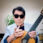 【インタビュー】レーモンド松屋、デビュー15周年の集大成と新たな旅路。アルバム『ベスト・ヒット・コレクション〜日本の恋の物語〜』に込めた歌心と魂