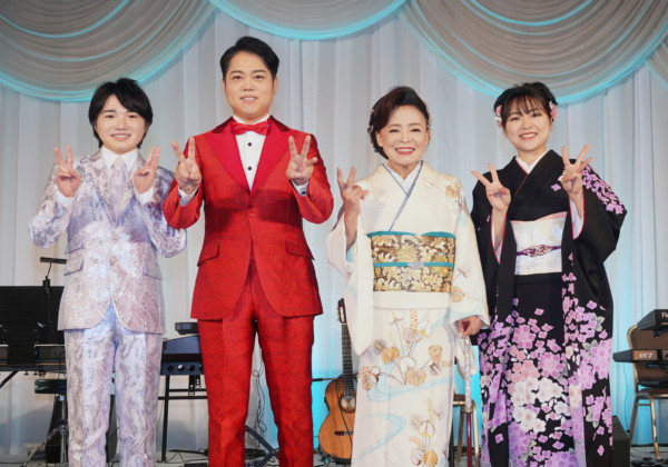 三山ひろし、松前ひろ子、小山雄大、平山花羽