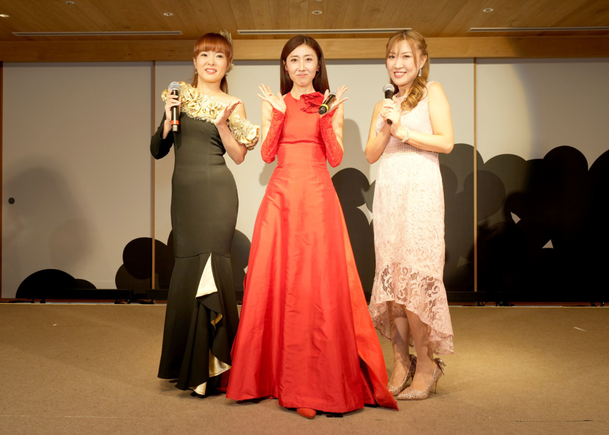 岩波理恵、蘭華、知里