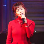 【ライブレポート】石原詢子がバースデーライブで届けた“悲しい恋の歌”と、初挑戦のギターの弾き語り