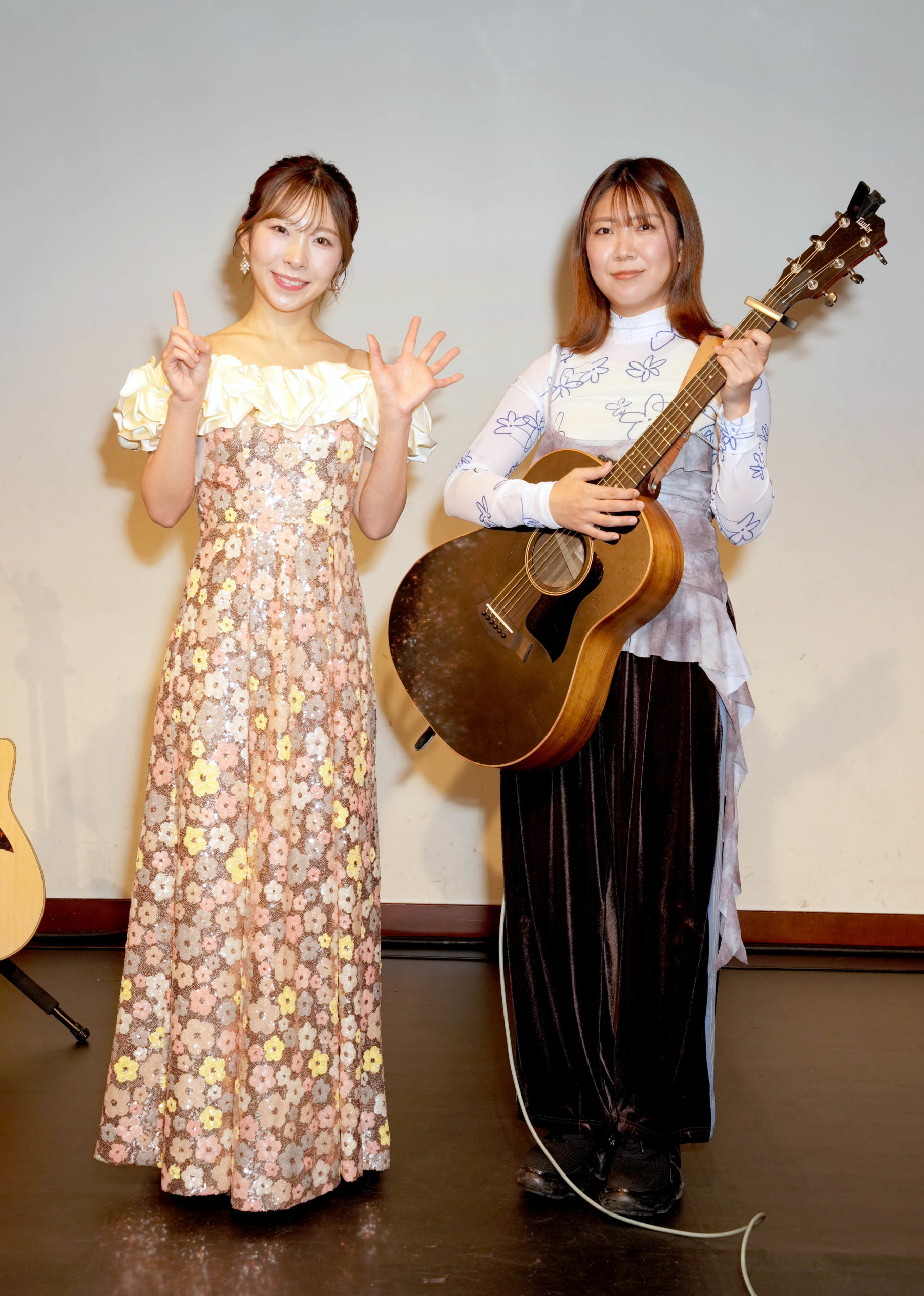 岩佐美咲、山崎あおい