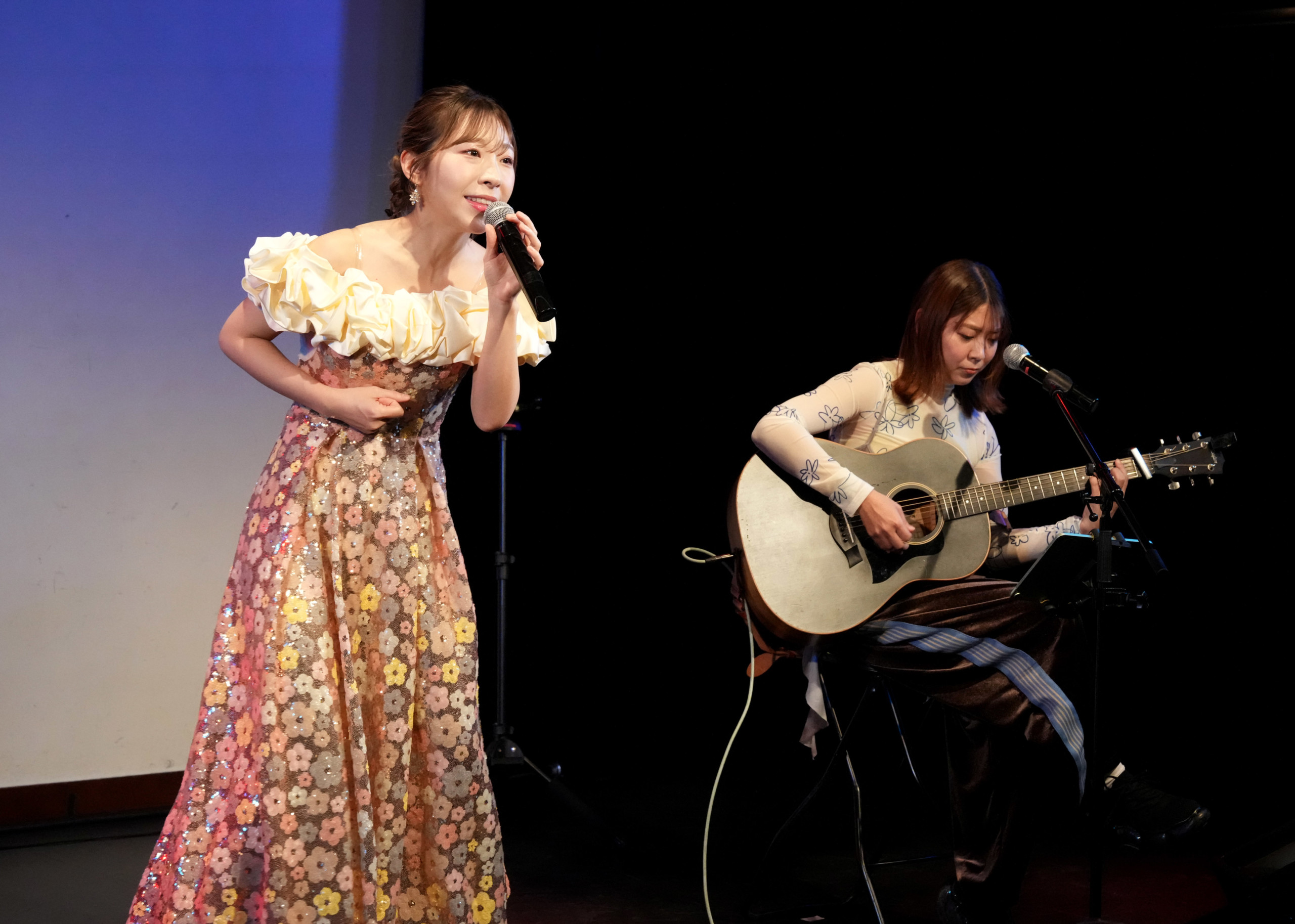 岩佐美咲、山崎あおい